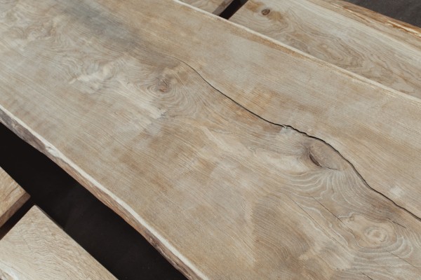 Van statige eik naar natuurlijke werktafel voor Kinderopvang ZON!