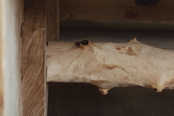 Van statige eik naar natuurlijke werktafel voor Kinderopvang ZON!