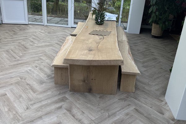 Van statige eik naar natuurlijke werktafel voor Kinderopvang ZON!