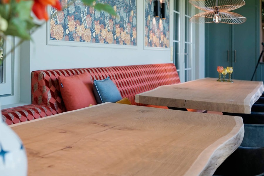 Eikenhouten tafels met plek voor de hele familie!